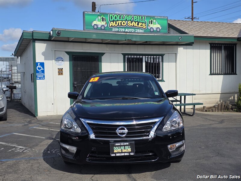 2013 Nissan Altima 2.5 SV - Photo 2 - Visalia, CA 93292