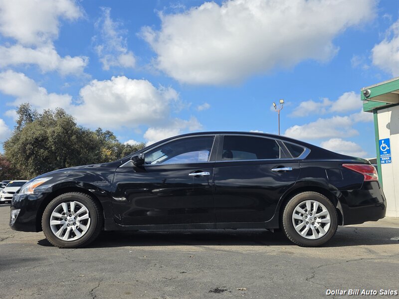 2013 Nissan Altima 2.5 SV - Photo 4 - Visalia, CA 93292