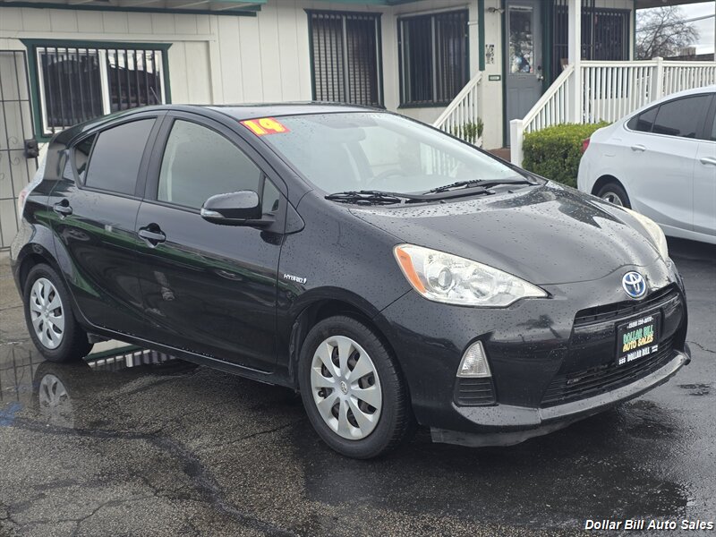 2014 Toyota Prius c Two   - Photo 1 - Visalia, CA 93292