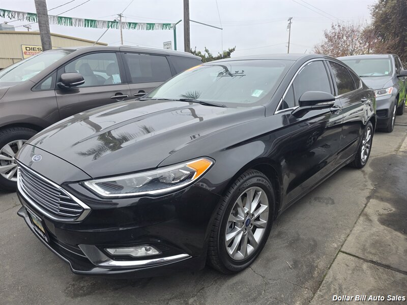 2017 Ford Fusion SE's photo
