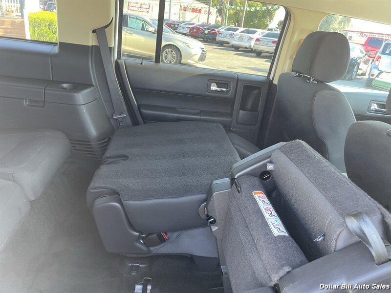 2018 Ford Flex SE - Photo 13 - Visalia, CA 93292