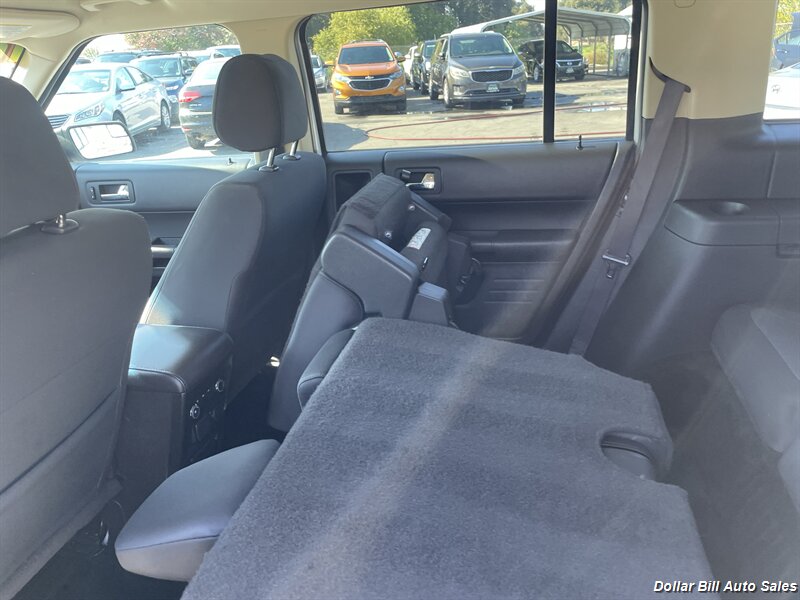 2018 Ford Flex SE - Photo 11 - Visalia, CA 93292