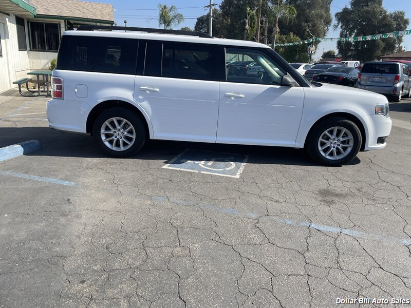 2018 Ford Flex SE - Photo 8 - Visalia, CA 93292