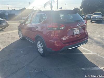 2017 Nissan Rogue S   - Photo 5 - Visalia, CA 93292