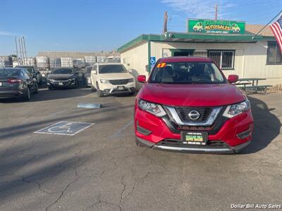 2017 Nissan Rogue S   - Photo 2 - Visalia, CA 93292