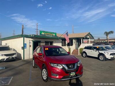 2017 Nissan Rogue S   - Photo 1 - Visalia, CA 93292