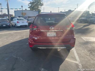 2017 Nissan Rogue S   - Photo 6 - Visalia, CA 93292