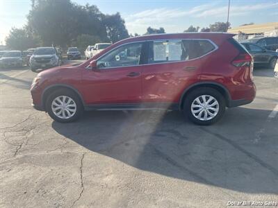 2017 Nissan Rogue S   - Photo 4 - Visalia, CA 93292