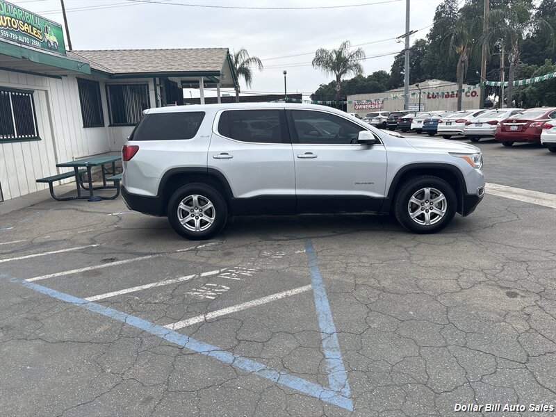 2017 GMC Acadia SLE-1 - Photo 8 - Visalia, CA 93292