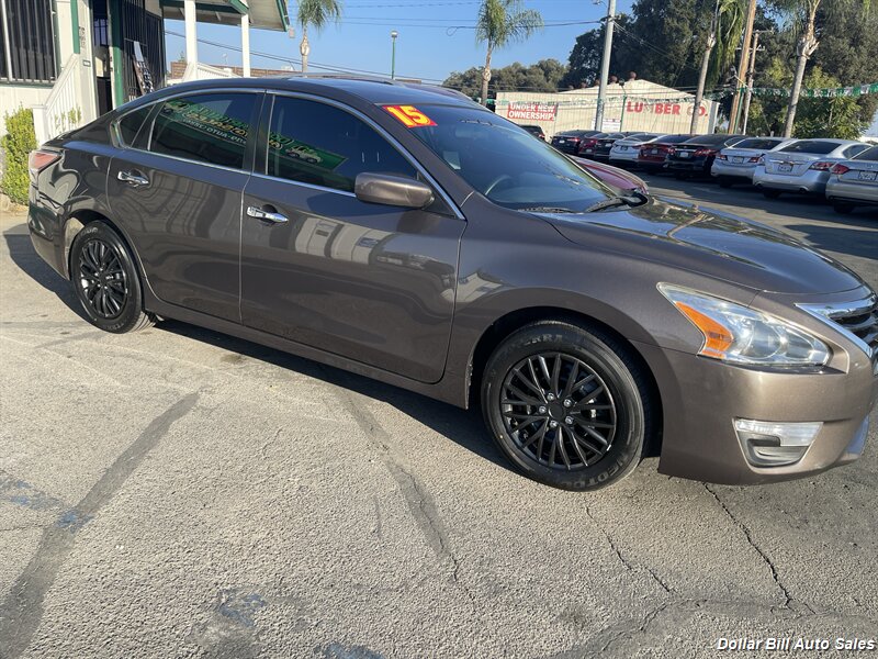 2015 Nissan Altima 2.5 SV   - Photo 1 - Visalia, CA 93292
