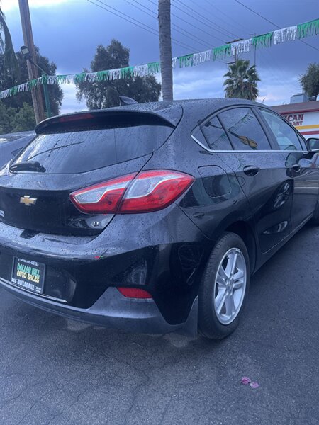 2017 Chevrolet Cruze LT Auto   - Photo 3 - Visalia, CA 93292