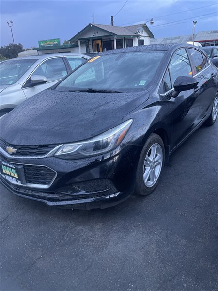 2017 Chevrolet Cruze LT Auto   - Photo 1 - Visalia, CA 93292
