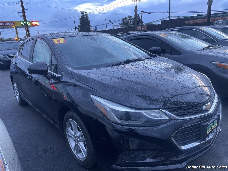 2017 Chevrolet Cruze LT Auto   - Photo 4 - Visalia, CA 93292