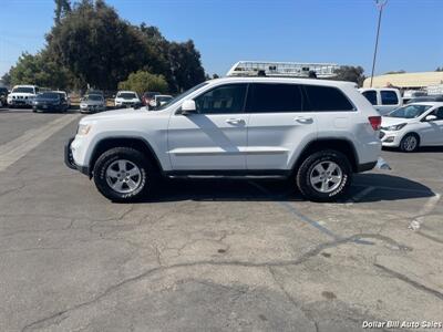 2013 Jeep Grand Cherokee Laredo   - Photo 4 - Visalia, CA 93292