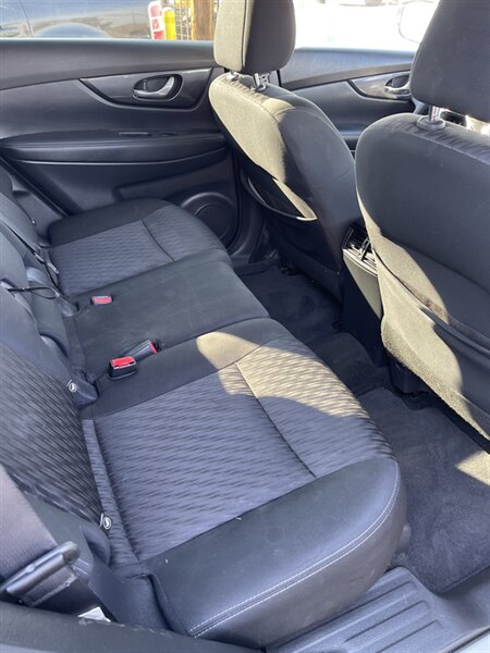 2019 Nissan Rogue S   - Photo 7 - Visalia, CA 93292