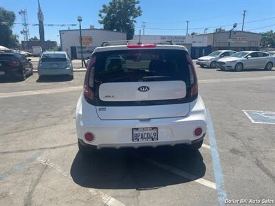 2019 Kia Soul +   - Photo 6 - Visalia, CA 93292