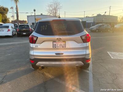 2019 Ford Escape SE   - Photo 6 - Visalia, CA 93292