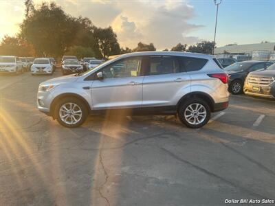 2019 Ford Escape SE   - Photo 4 - Visalia, CA 93292