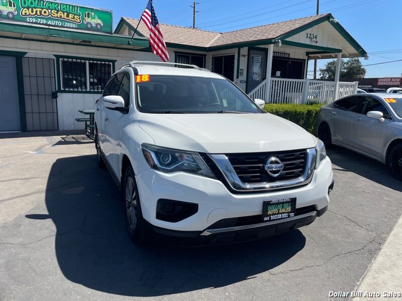 2018 Nissan Pathfinder S - Photo 1 - Visalia, CA 93292
