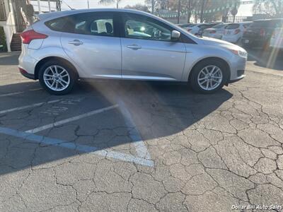 2018 Ford Focus SE   - Photo 8 - Visalia, CA 93292