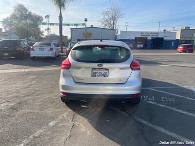 2018 Ford Focus SE   - Photo 6 - Visalia, CA 93292