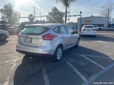 2018 Ford Focus SE   - Photo 7 - Visalia, CA 93292