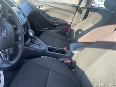 2018 Ford Focus SE   - Photo 10 - Visalia, CA 93292