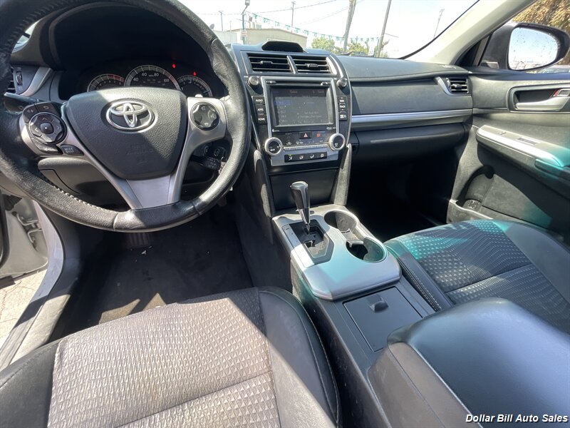 2014 Toyota Camry SE   - Photo 5 - Visalia, CA 93292