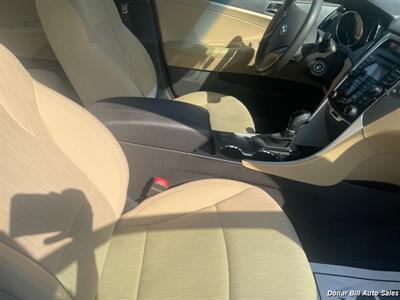 2013 Hyundai SONATA GLS   - Photo 14 - Visalia, CA 93292