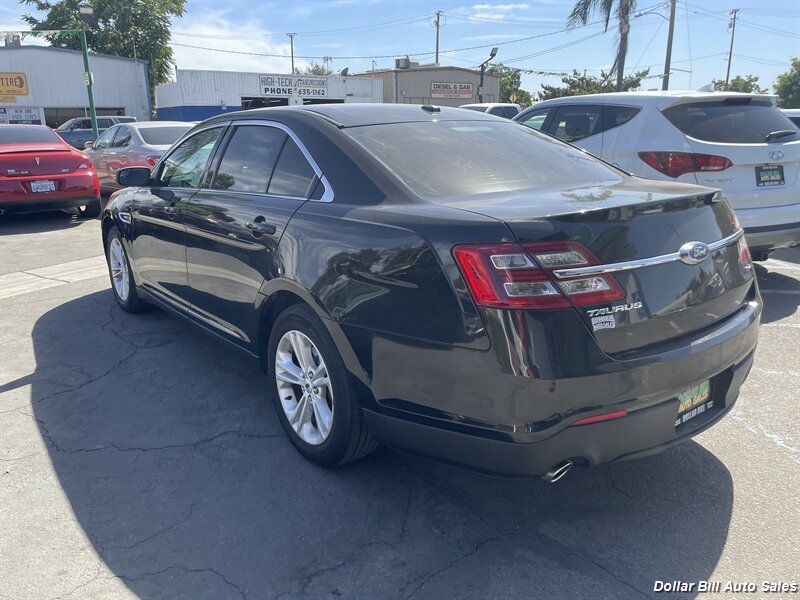 2018 Ford Taurus SEL   - Photo 5 - Visalia, CA 93292