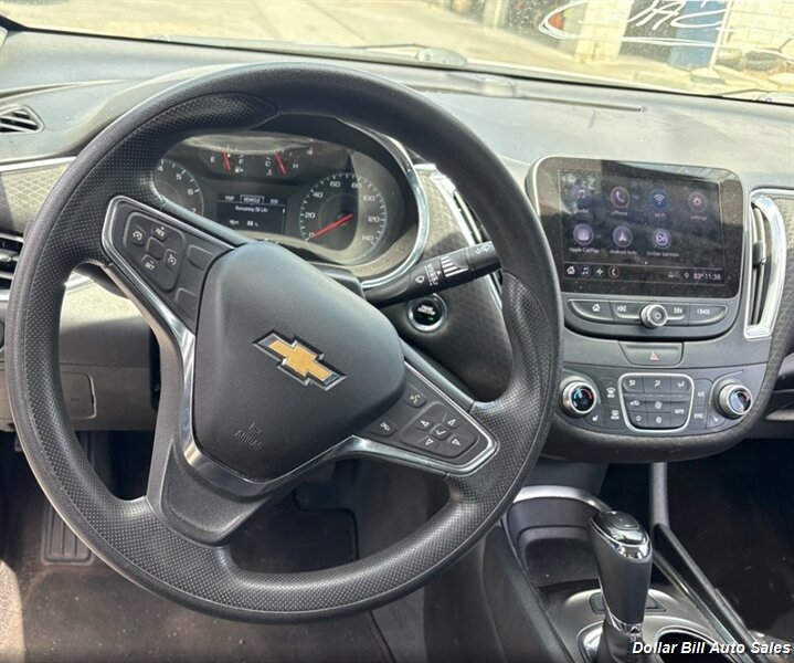 2019 Chevrolet Malibu LT - Photo 5 - Visalia, CA 93292