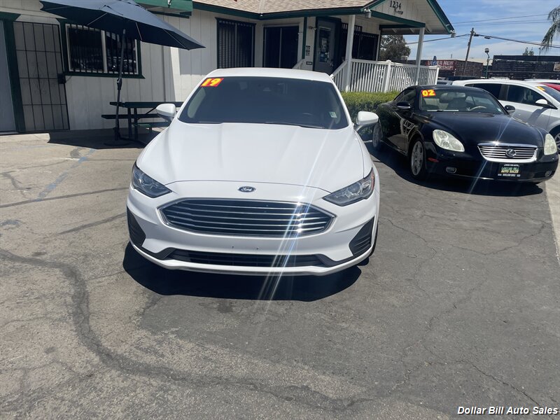 2019 Ford Fusion S   - Photo 2 - Visalia, CA 93292
