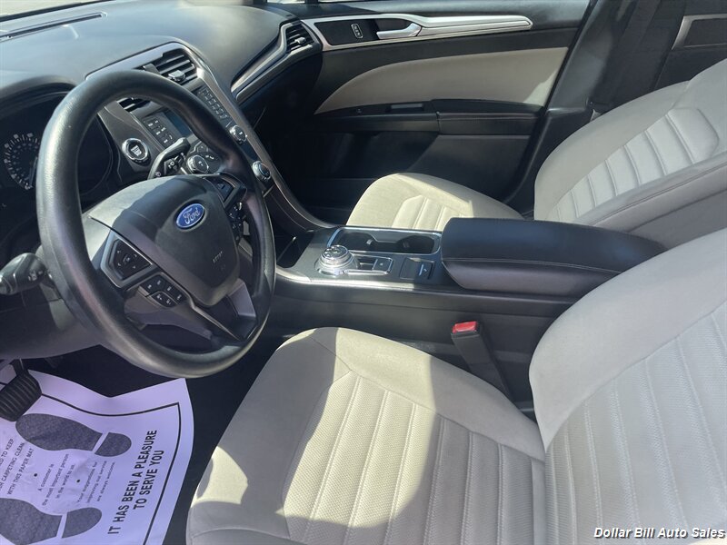 2019 Ford Fusion S   - Photo 10 - Visalia, CA 93292