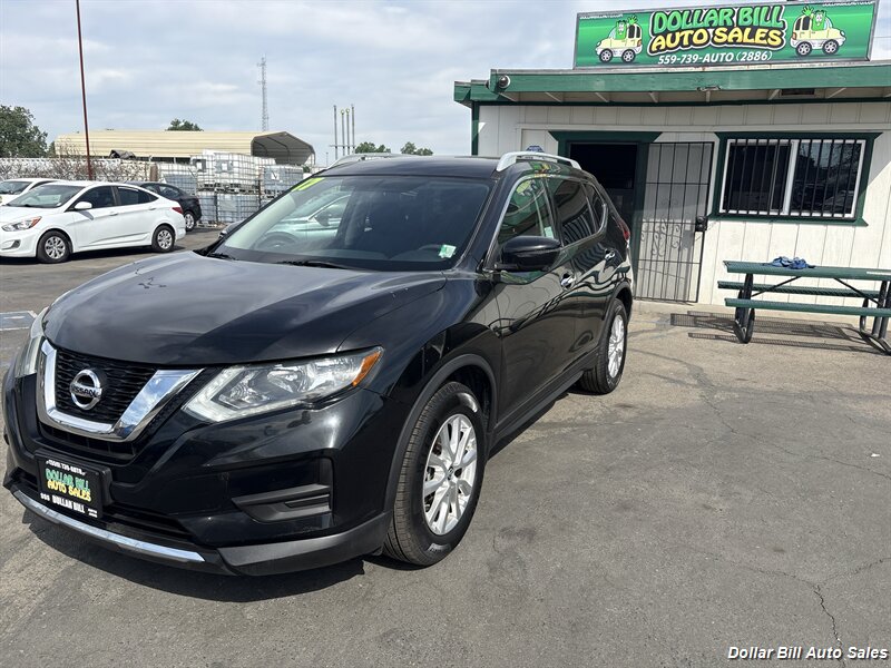 2017 Nissan Rogue SV - Photo 3 - Visalia, CA 93292
