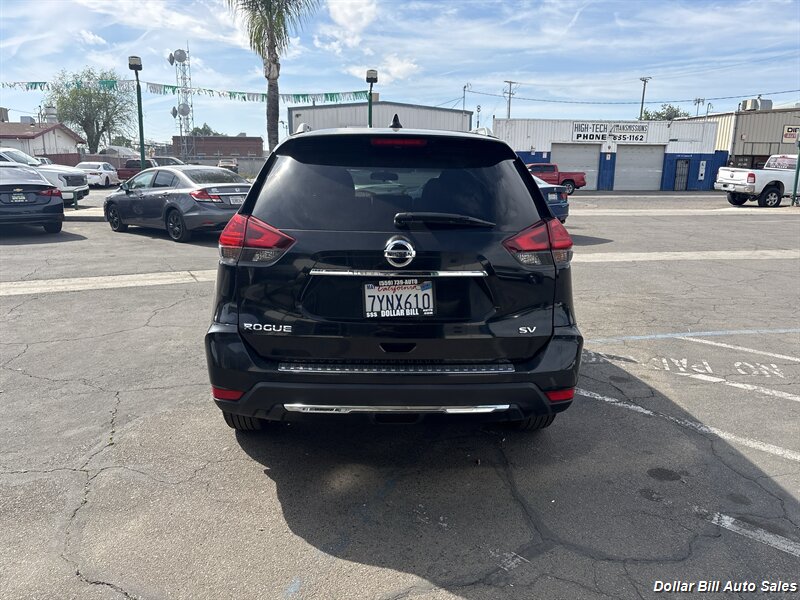 2017 Nissan Rogue SV - Photo 6 - Visalia, CA 93292