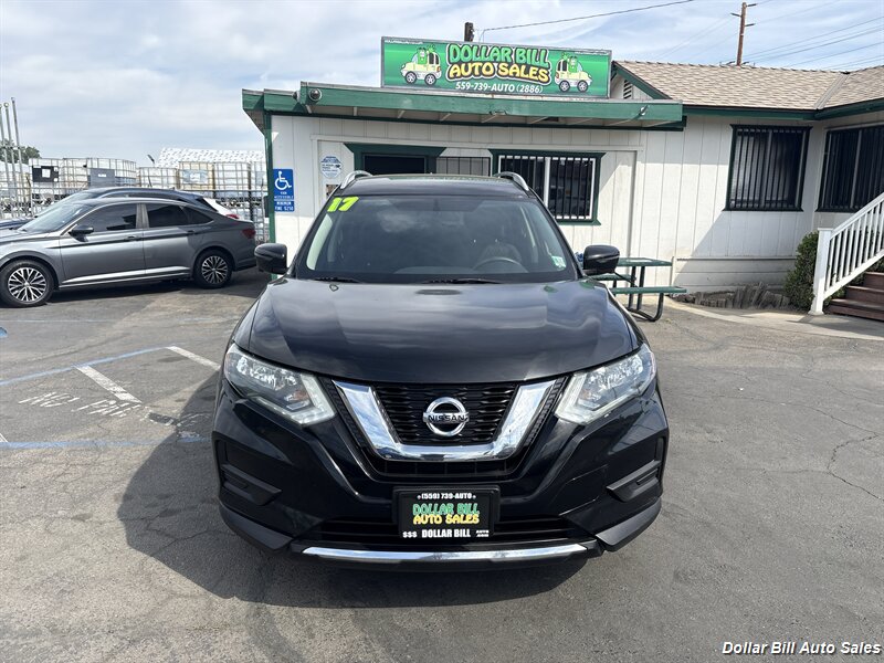 2017 Nissan Rogue SV   - Photo 1 - Visalia, CA 93292