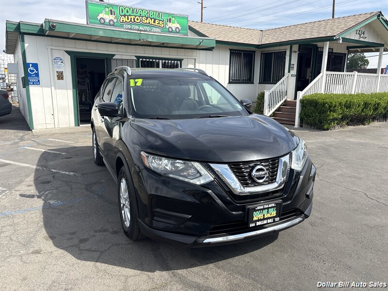 2017 Nissan Rogue SV - Photo 2 - Visalia, CA 93292