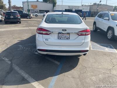 2017 Ford Fusion SE   - Photo 6 - Visalia, CA 93292