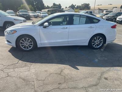 2017 Ford Fusion SE   - Photo 4 - Visalia, CA 93292