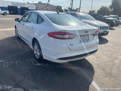 2017 Ford Fusion SE   - Photo 5 - Visalia, CA 93292