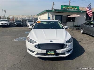 2017 Ford Fusion SE   - Photo 2 - Visalia, CA 93292