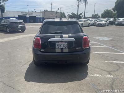 2015 MINI Cooper 5-door   - Photo 6 - Visalia, CA 93292