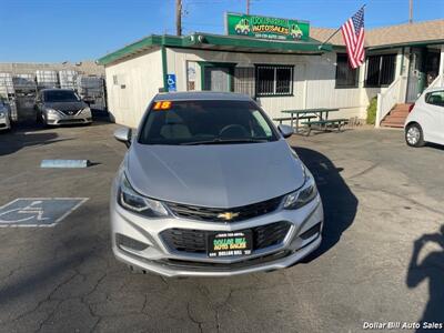 2018 Chevrolet Cruze LT Auto   - Photo 2 - Visalia, CA 93292