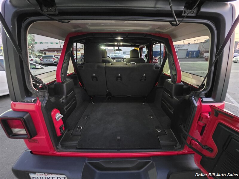 2020 Jeep Wrangler Unlimited Sahara - Photo 11 - Visalia, CA 93292