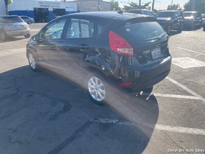 2012 Ford Fiesta SE   - Photo 5 - Visalia, CA 93292