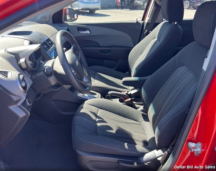 2012 Chevrolet Sonic LT - Photo 5 - Visalia, CA 93292