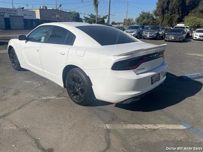 2019 Dodge Charger SXT   - Photo 5 - Visalia, CA 93292