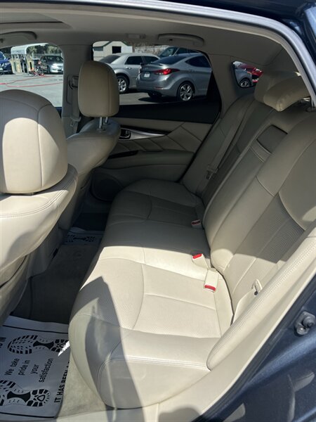 2011 INFINITI M37 - Photo 8 - Visalia, CA 93292