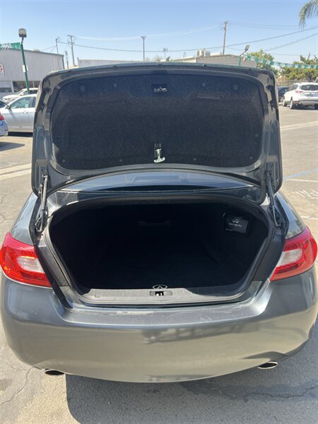 2011 INFINITI M37 - Photo 9 - Visalia, CA 93292