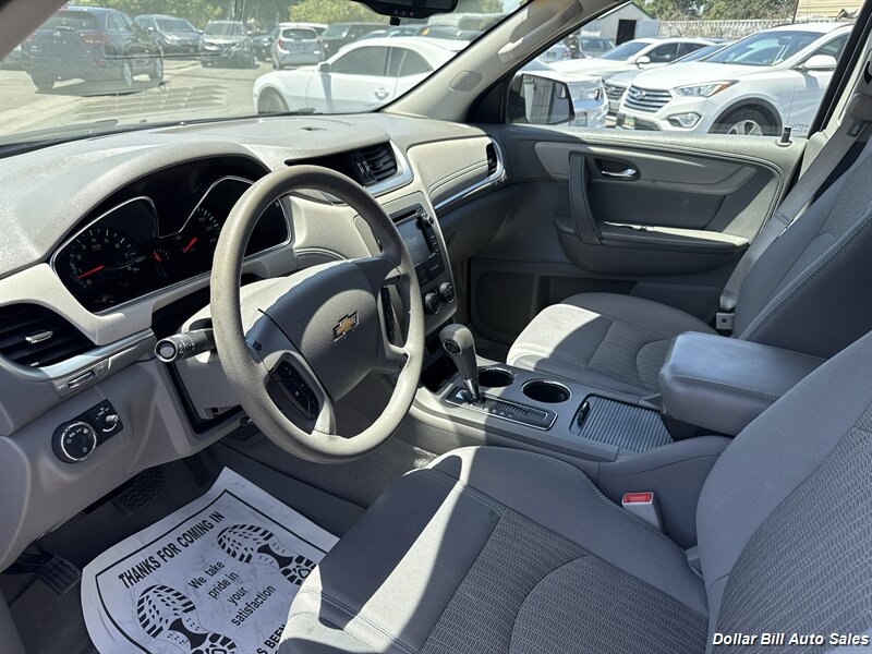 2013 Chevrolet Traverse LS - Photo 8 - Visalia, CA 93292